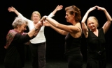 Jong geleerd, oud gedanst. Foto www.introdans.nl