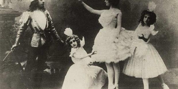 Odette, Siegfried en twee zwanen (Bolsjojtheater, 1901)