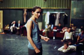 Repetitie met Pina Bausch in de Lichtburg, ca. 1978. © Ulli Weiss