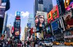 Honderden balletdansers dansen op Times Square voor Britse prins George